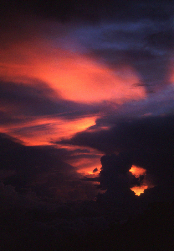 806_Zonsopkomst vanaf de Kinabalu.jpg